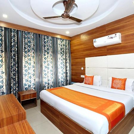 Oyo 8622 Hotel Grand Inn Chandīgarh Buitenkant foto