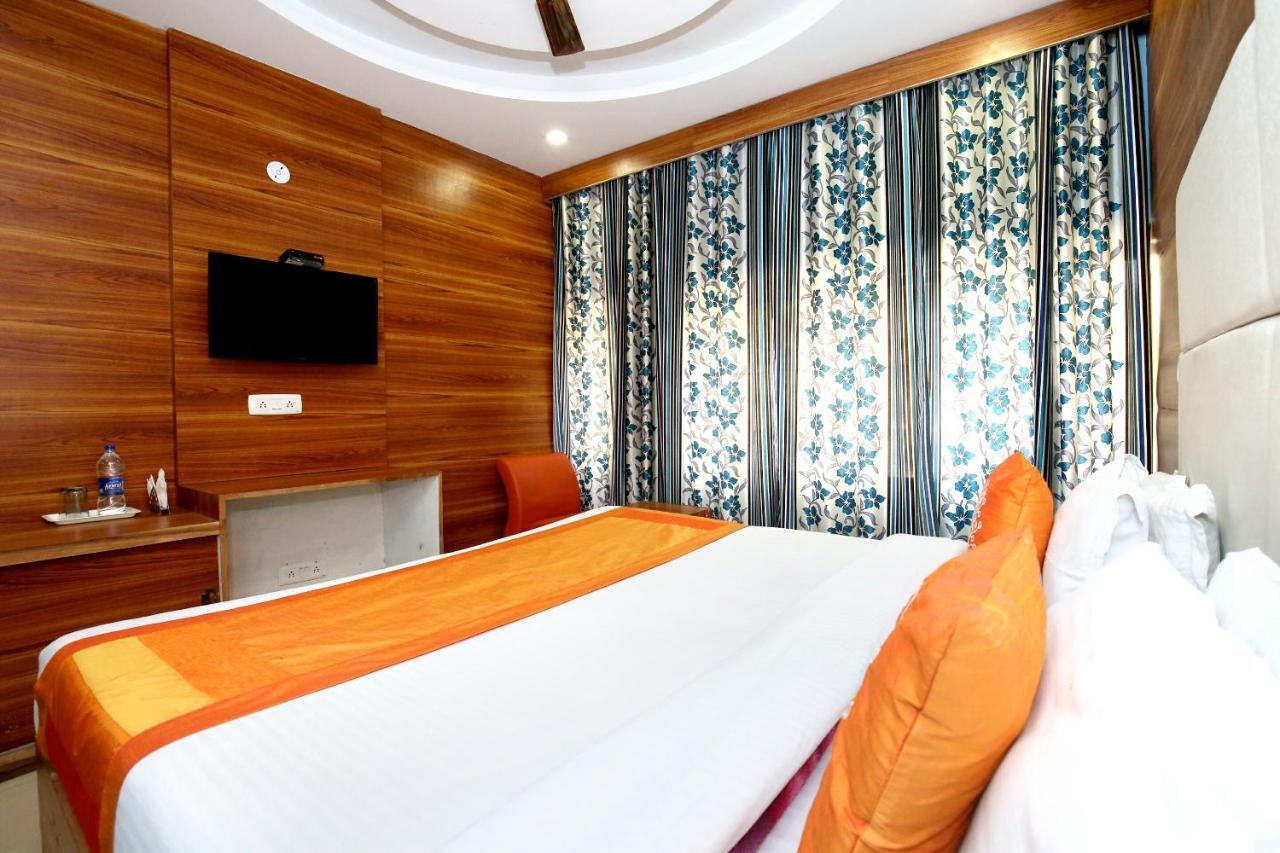 Oyo 8622 Hotel Grand Inn Chandīgarh Buitenkant foto