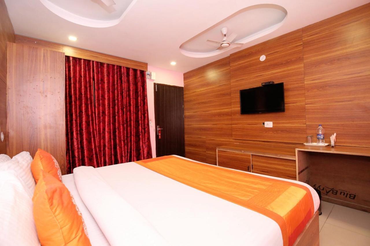 Oyo 8622 Hotel Grand Inn Chandīgarh Buitenkant foto